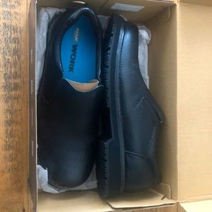 Men’s Black Dr. Scholl’s Winder II work shoes. NWT